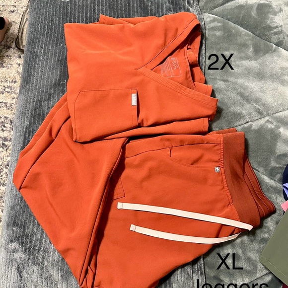 Fig scrubs - Picture 9 of 11